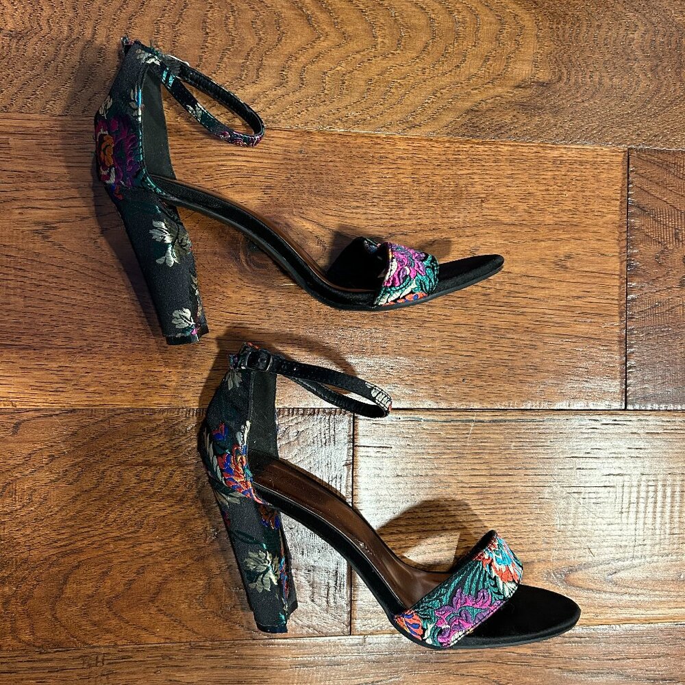 Torta Caliente Women's 4" Heels - Size 8.5 - Floral Embroidered Multi-Colored  -